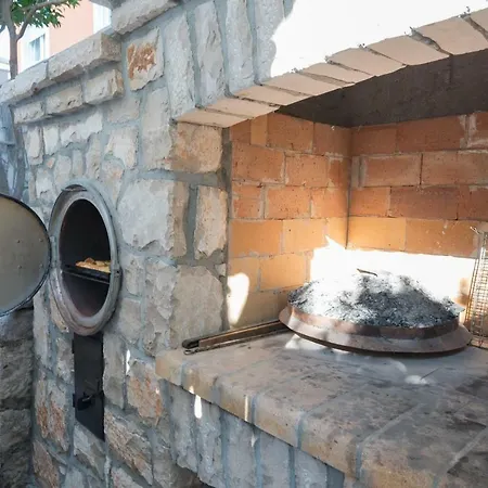 Guest house Mato Oborovic Papica 3*