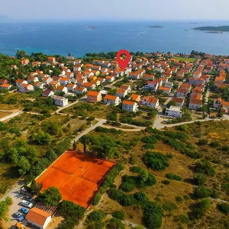 Guest house Mato Oborovic Papica 3*