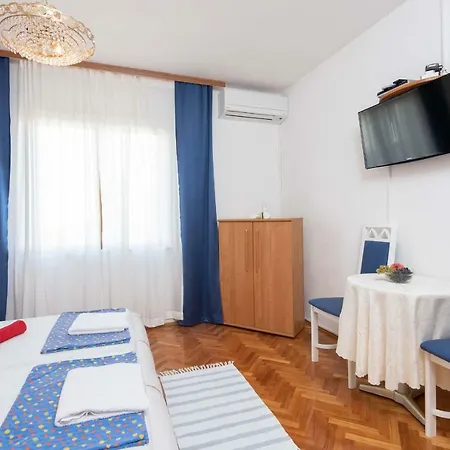 Guest house Mato Oborovic Papica 3*