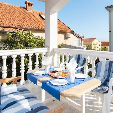 Guest house Mato Oborovic Papica 3*