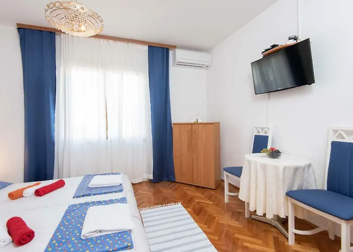 Pensión Mato Oborovic Papica 3*